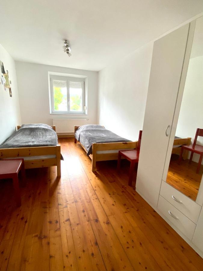 3 Zimmer Apartment Mit Flussblick - Self Check-In Eggenfelden Exterior foto