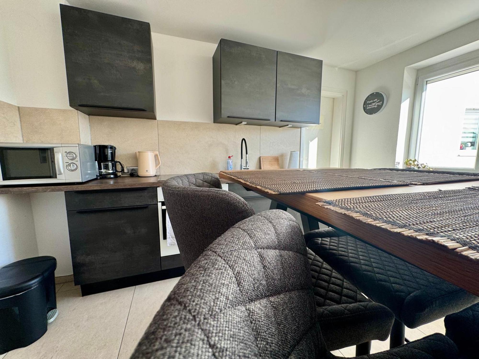 3 Zimmer Apartment Mit Flussblick - Self Check-In Eggenfelden Exterior foto